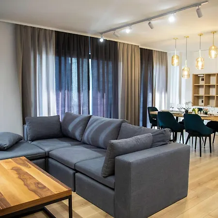 Antique Hills Apartmanhotel *