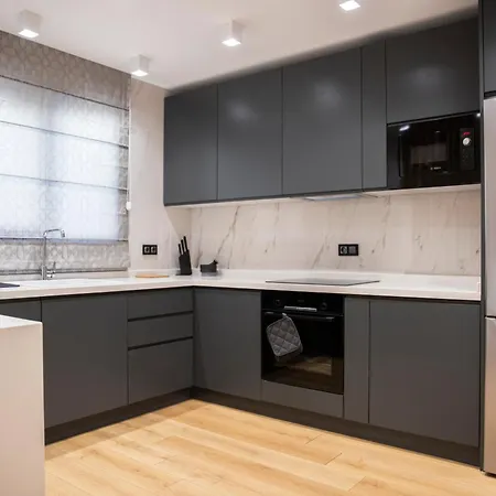 Antique Hills Apartmanhotel *