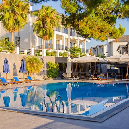 Antique Hills Aparthotel *