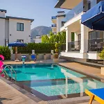 Hotel apartamentowy Antique Hills *