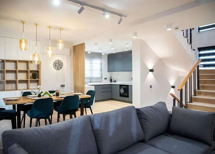 Antique Hills アパートホテル アランヤ